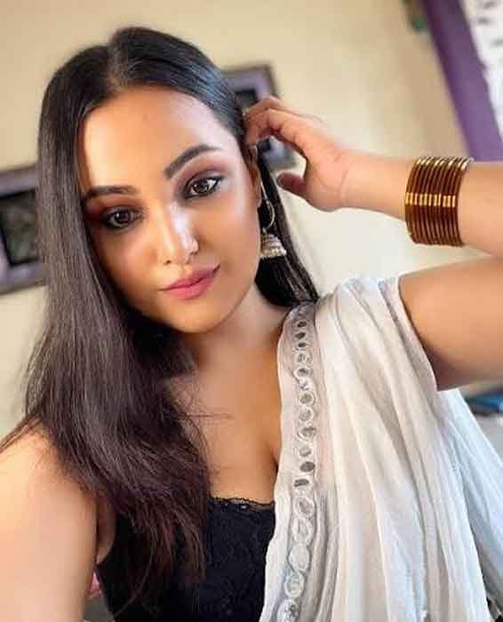Aliya Naaz Biography