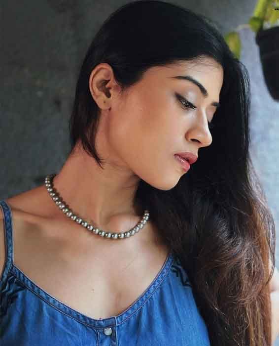 Donna Munshi Biography